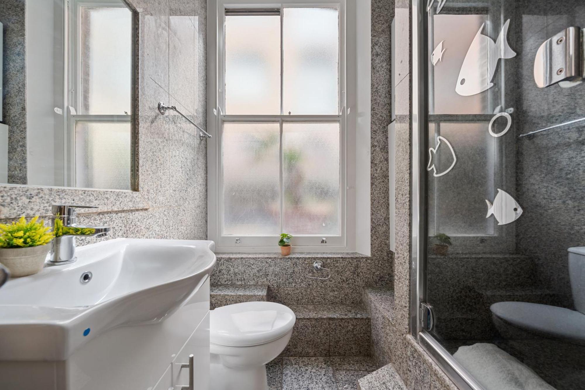 Stylish In Vibrant Soho Unbeatable Location Wdg *